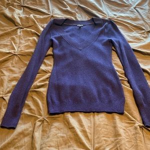 Dart blue v neck sweater